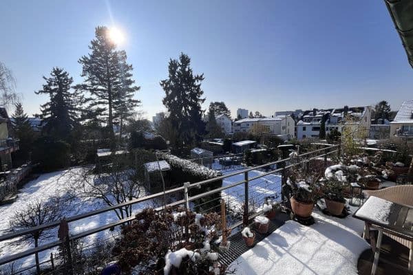 Prenájom bytu 5-izbový 168 m², Frankfurt Seckbach, Hesensko Prenájom bytu 5-izbový 168 m², Frankfurt Seckbach, Hesensko