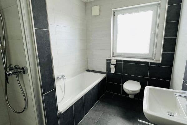 Prenájom bytu 3-izbový 99 m², Buchenstrasse 25 a, Andernach, Porýnie-Falcko Prenájom bytu 3-izbový 99 m², Buchenstrasse 25 a, Andernach, Porýnie-Falcko