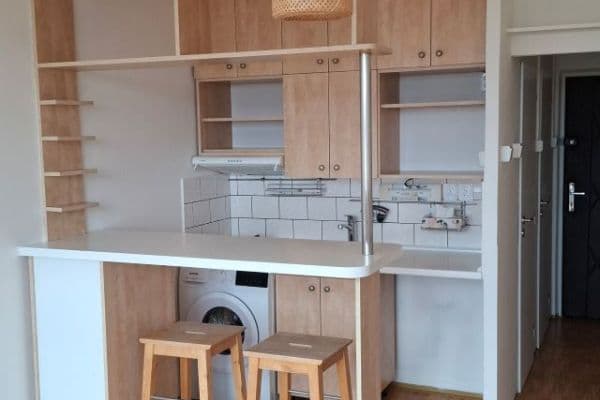 Prenájom bytu 1-izbový 24 m², Jahodová, Praha Prenájom bytu 1-izbový 24 m², Jahodová, Praha