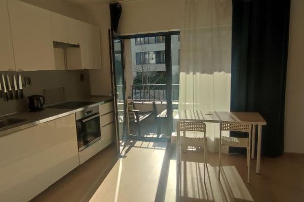 Prenájom bytu 1-izbový 44 m², Na Komořsku, Praha Prenájom bytu 1-izbový 44 m², Na Komořsku, Praha