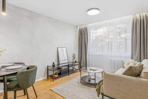 Predaj bytu 2-izbový 44 m², Vlastina, Praha Predaj bytu 2-izbový 44 m², Vlastina, Praha