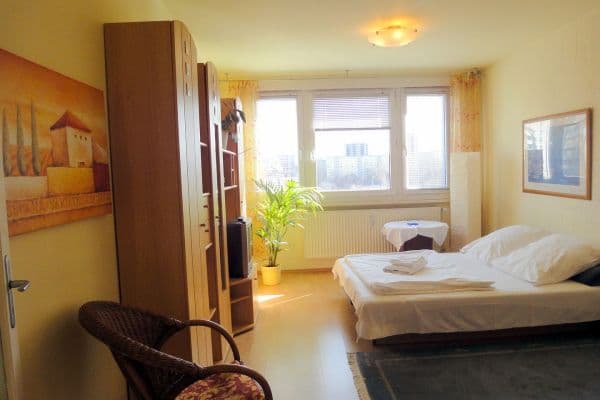 Predaj bytu 1-izbový 30 m², Berlin-Mitte, Berlín Predaj bytu 1-izbový 30 m², Berlin-Mitte, Berlín