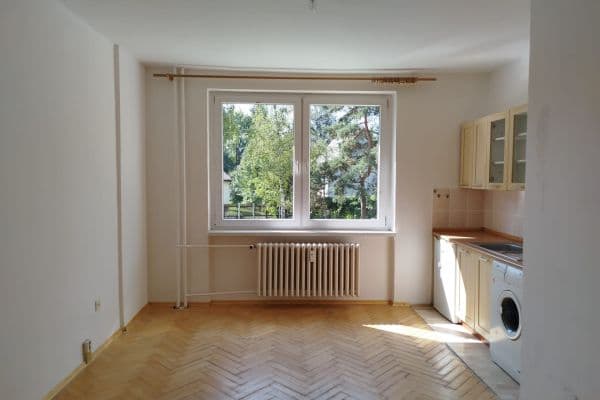 Prenájom bytu 1-izbový 26 m², Slezská, Frýdek-Místek Prenájom bytu 1-izbový 26 m², Slezská, Frýdek-Místek