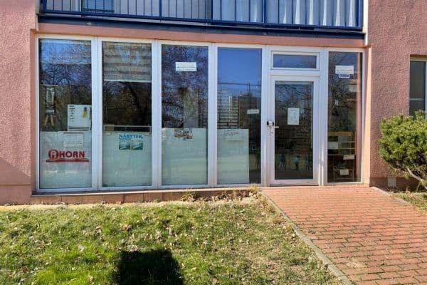 Prenájom nebytového priestoru 33 m², Konstantinova, Praha Prenájom nebytového priestoru 33 m², Konstantinova, Praha