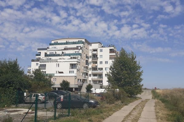 Prenájom bytu 2-izbový 43 m², V Honech, Klecany Prenájom bytu 2-izbový 43 m², V Honech, Klecany