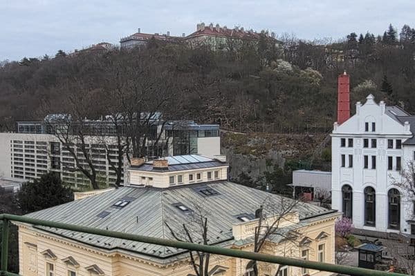 Prenájom bytu 2-izbový 51 m², Vrchlického, Praha Prenájom bytu 2-izbový 51 m², Vrchlického, Praha