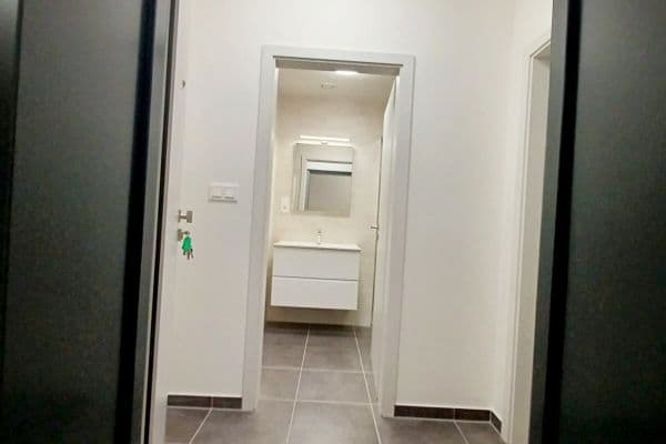 Prenájom bytu 1-izbový 36 m², Na Jíkalce, Plzeň Prenájom bytu 1-izbový 36 m², Na Jíkalce, Plzeň