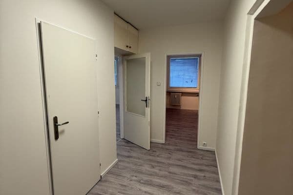 Prenájom bytu 3-izbový 63 m², Tererova, Praha Prenájom bytu 3-izbový 63 m², Tererova, Praha