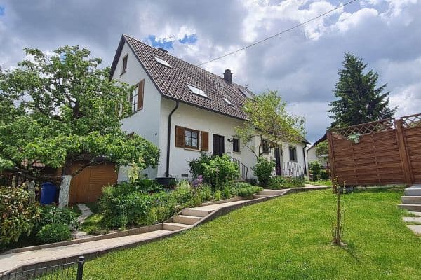 Predaj domu 90 m², pozemek 241 m², Hirschbergstrasse 110, Balingen, Bádensko-Wurttembersko Predaj domu 90 m², pozemek 241 m², Hirschbergstrasse 110, Balingen, Bádensko-Wurttembersko