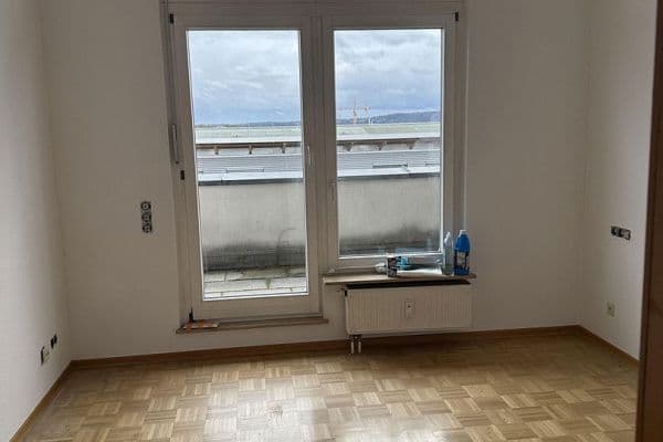 Prenájom bytu 3-izbový 90 m², Thekla-Kauffmann-Weg 7, Stuttgart, Bádensko-Wurttembersko Prenájom bytu 3-izbový 90 m², Thekla-Kauffmann-Weg 7, Stuttgart, Bádensko-Wurttembersko