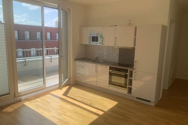 Prenájom bytu 1-izbový 40 m², Genthinerstraße 44, Berlin, Berlín Prenájom bytu 1-izbový 40 m², Genthinerstraße 44, Berlin, Berlín