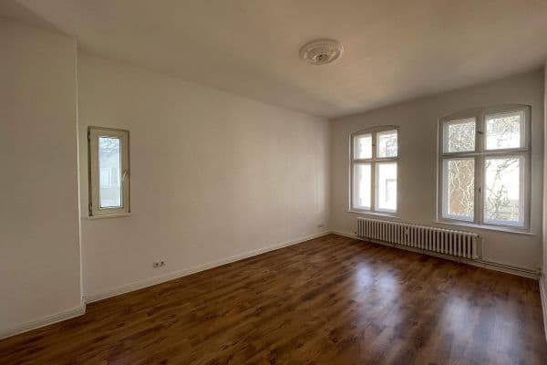 Prenájom bytu 4-izbový 84 m², Berlin, Berlín Prenájom bytu 4-izbový 84 m², Berlin, Berlín