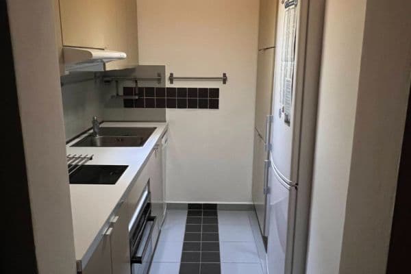 Prenájom bytu 2-izbový 42 m², Hekrova, Praha Prenájom bytu 2-izbový 42 m², Hekrova, Praha
