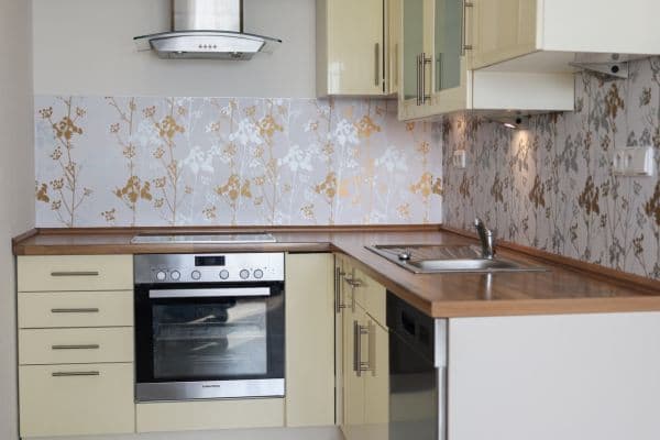 Prenájom bytu 2-izbový 43 m², Slavatova, Praha Prenájom bytu 2-izbový 43 m², Slavatova, Praha