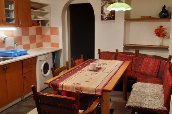 Prenájom bytu 2-izbový 80 m², Štychova, Praha Prenájom bytu 2-izbový 80 m², Štychova, Praha