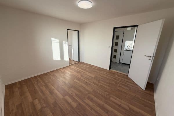 Prenájom bytu 2-izbový 40 m², Pečice Prenájom bytu 2-izbový 40 m², Pečice