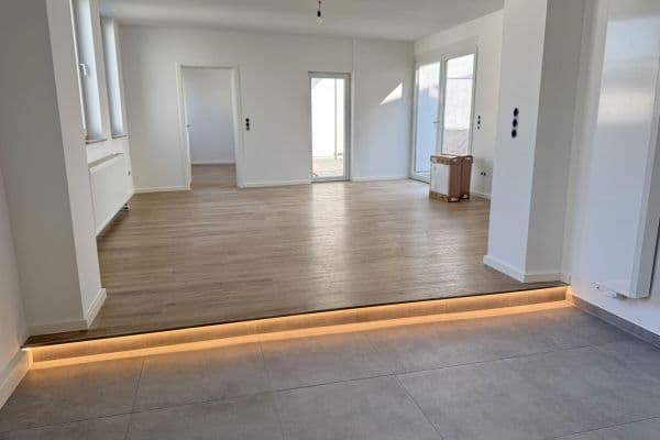 Prenájom bytu 3-izbový 92 m², Köln, Severné Porýnie - Westfálsko Prenájom bytu 3-izbový 92 m², Köln, Severné Porýnie - Westfálsko