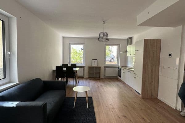 Prenájom bytu 2-izbový 54 m², Berlin, Berlín Prenájom bytu 2-izbový 54 m², Berlin, Berlín