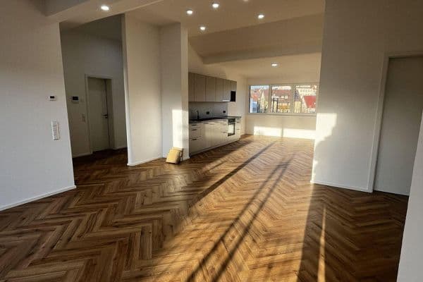 Prenájom bytu 3-izbový 100 m², Nürtingen Prenájom bytu 3-izbový 100 m², Nürtingen