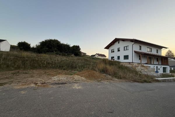 Predaj pozemku 1.213 m², Birkenstraße 4, Rohr Predaj pozemku 1.213 m², Birkenstraße 4, Rohr