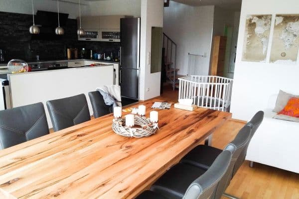 Prenájom bytu 5-izbový 157 m², Schwarzwaldstraße, Frankfurt, Hesensko Prenájom bytu 5-izbový 157 m², Schwarzwaldstraße, Frankfurt, Hesensko