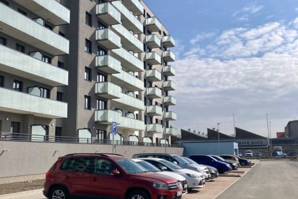 Predaj bytu 2-izbový 45 m², U Továren, Praha Predaj bytu 2-izbový 45 m², U Továren, Praha