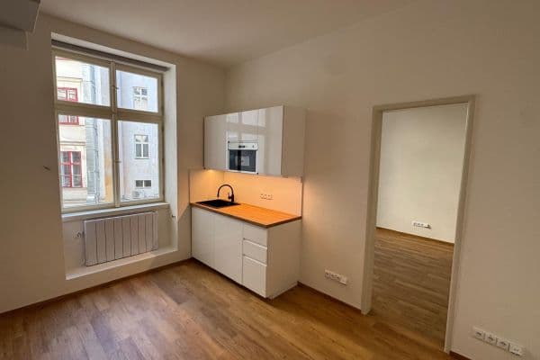 Prenájom kancelárie 27 m², Jungmannova, Praha Prenájom kancelárie 27 m², Jungmannova, Praha