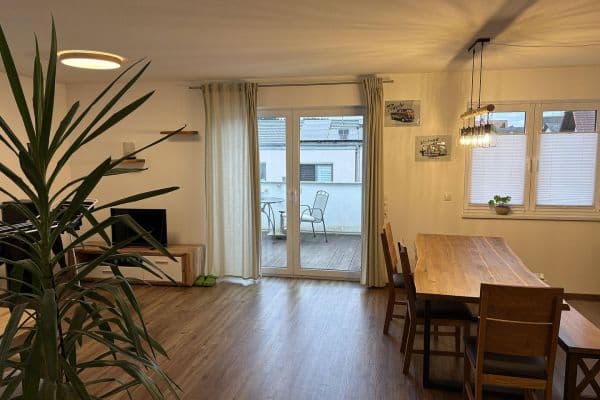 Prenájom bytu 3-izbový 86 m², Hauptstraße 57, Tiefenbach Prenájom bytu 3-izbový 86 m², Hauptstraße 57, Tiefenbach