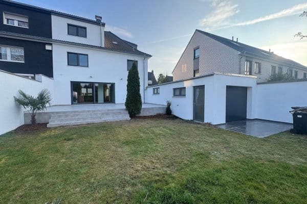 Predaj domu 200 m², pozemek 668 m², Leverkusen Predaj domu 200 m², pozemek 668 m², Leverkusen