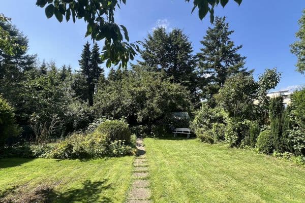 Predaj domu 130 m², pozemek 892 m², Hamburg Predaj domu 130 m², pozemek 892 m², Hamburg