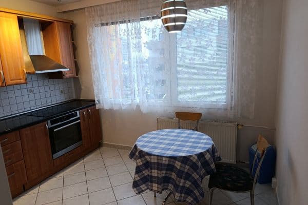 Prenájom bytu 1-izbový 38 m², Na Domovině, Praha Prenájom bytu 1-izbový 38 m², Na Domovině, Praha