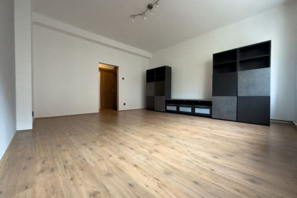Predaj bytu 2-izbový 56 m², U Družstva Život, Praha Predaj bytu 2-izbový 56 m², U Družstva Život, Praha