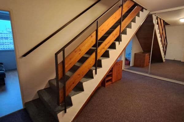 Prenájom bytu 4-izbový 85 m², Sládkovičova, Praha Prenájom bytu 4-izbový 85 m², Sládkovičova, Praha