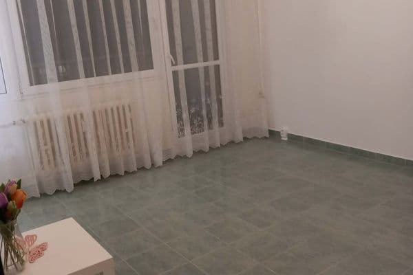 Prenájom bytu 1-izbový 32 m², Varnsdorfská, Praha Prenájom bytu 1-izbový 32 m², Varnsdorfská, Praha