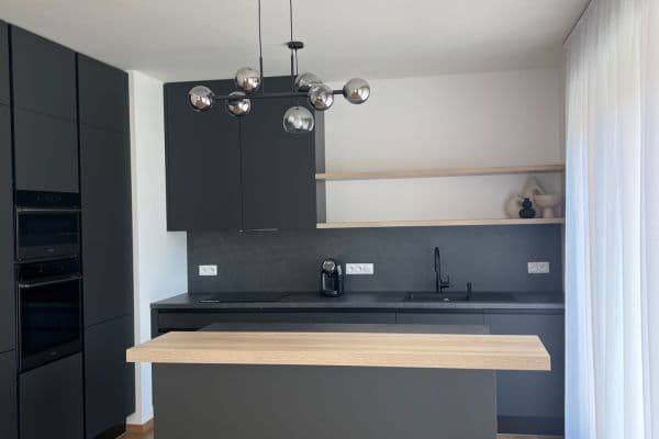 Prenájom bytu 3-izbový 99 m², Pavla Beneše, Praha Prenájom bytu 3-izbový 99 m², Pavla Beneše, Praha