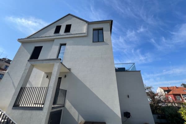 Predaj bytu 3-izbový 71 m², Vlnitá, Praha Predaj bytu 3-izbový 71 m², Vlnitá, Praha