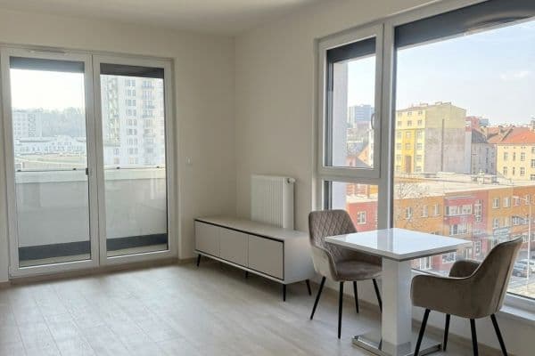 Prenájom bytu 1-izbový 39 m², Bukačova, Praha Prenájom bytu 1-izbový 39 m², Bukačova, Praha
