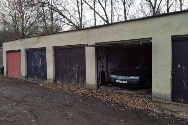 Predaj garáže 18 m², Průhonická, Praha Predaj garáže 18 m², Průhonická, Praha