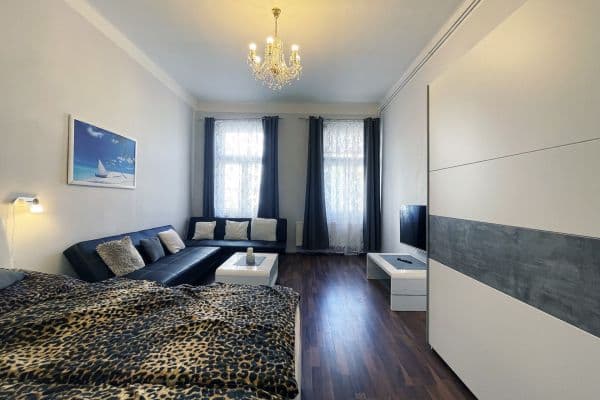 Prenájom bytu 3-izbový 80 m², Voroněžská, Praha Prenájom bytu 3-izbový 80 m², Voroněžská, Praha