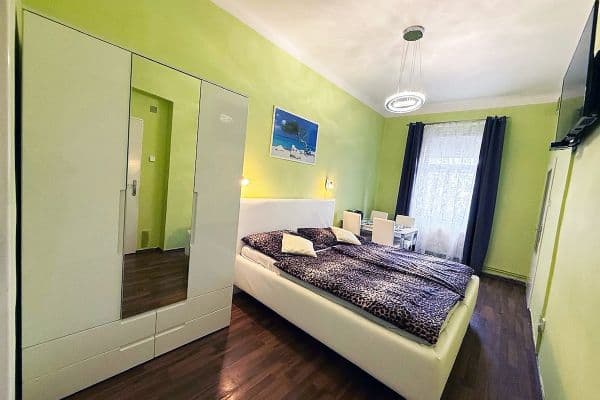 Prenájom bytu 3-izbový 80 m², Voroněžská, Praha Prenájom bytu 3-izbový 80 m², Voroněžská, Praha