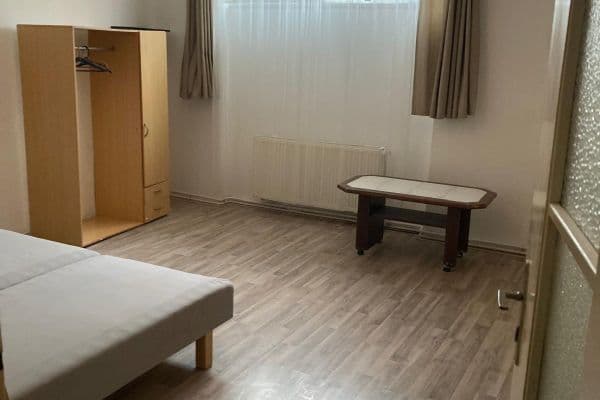 Prenájom bytu 1-izbový 20 m², Šlikova, Praha Prenájom bytu 1-izbový 20 m², Šlikova, Praha