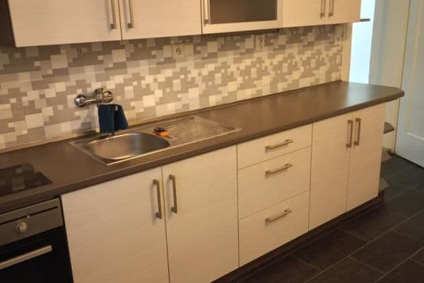 Prenájom bytu 2-izbový 80 m², Severní, Karlovy Vary Prenájom bytu 2-izbový 80 m², Severní, Karlovy Vary