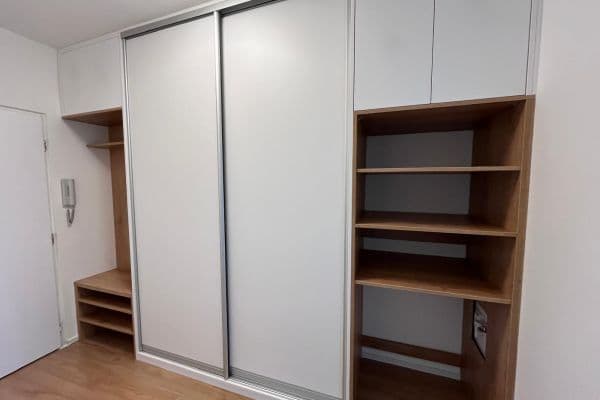 Prenájom bytu 2-izbový 41 m², Šluknovská, Praha Prenájom bytu 2-izbový 41 m², Šluknovská, Praha