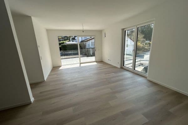 Prenájom bytu 3-izbový 90 m², Scheckertstrasse 2, Zell am Main, Bavorsko Prenájom bytu 3-izbový 90 m², Scheckertstrasse 2, Zell am Main, Bavorsko