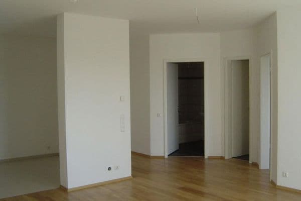 Prenájom bytu 2-izbový 65 m², Frankfurt am Main, Hesensko Prenájom bytu 2-izbový 65 m², Frankfurt am Main, Hesensko