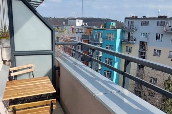 Prenájom bytu 3-izbový 50 m², Kloboučnická, Praha Prenájom bytu 3-izbový 50 m², Kloboučnická, Praha