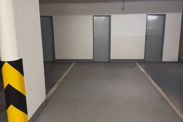 Prenájom garáže 15 m², Vojenova, Praha Prenájom garáže 15 m², Vojenova, Praha