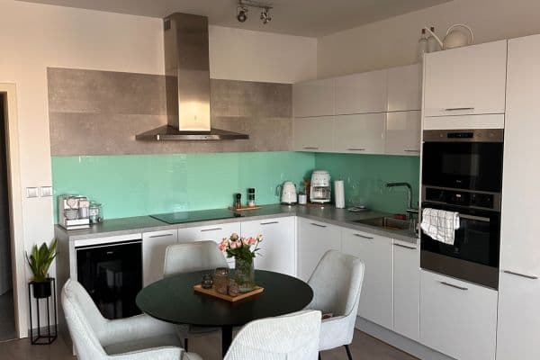 Prenájom bytu 2-izbový 66 m², Cholupická, Praha Prenájom bytu 2-izbový 66 m², Cholupická, Praha