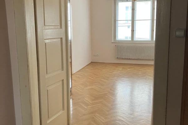 Prenájom bytu 3-izbový 105 m², Václavkova, Praha Prenájom bytu 3-izbový 105 m², Václavkova, Praha