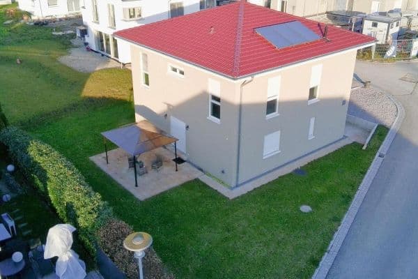 Predaj domu 160 m², pozemek 469 m², Schwalbenweg 1, Ottenbach Predaj domu 160 m², pozemek 469 m², Schwalbenweg 1, Ottenbach